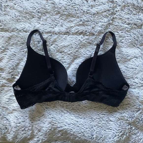 Victoria’s Secret push up bra - Picture 2 of 3